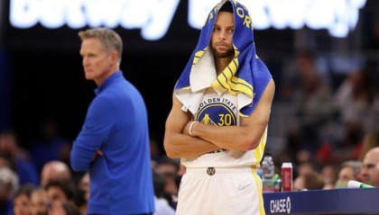 开云体育官网-连续3场末节合计11中0 库里体能瓶颈凸显勇士问题